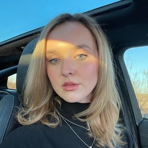 Meet your Posher, Meredith a